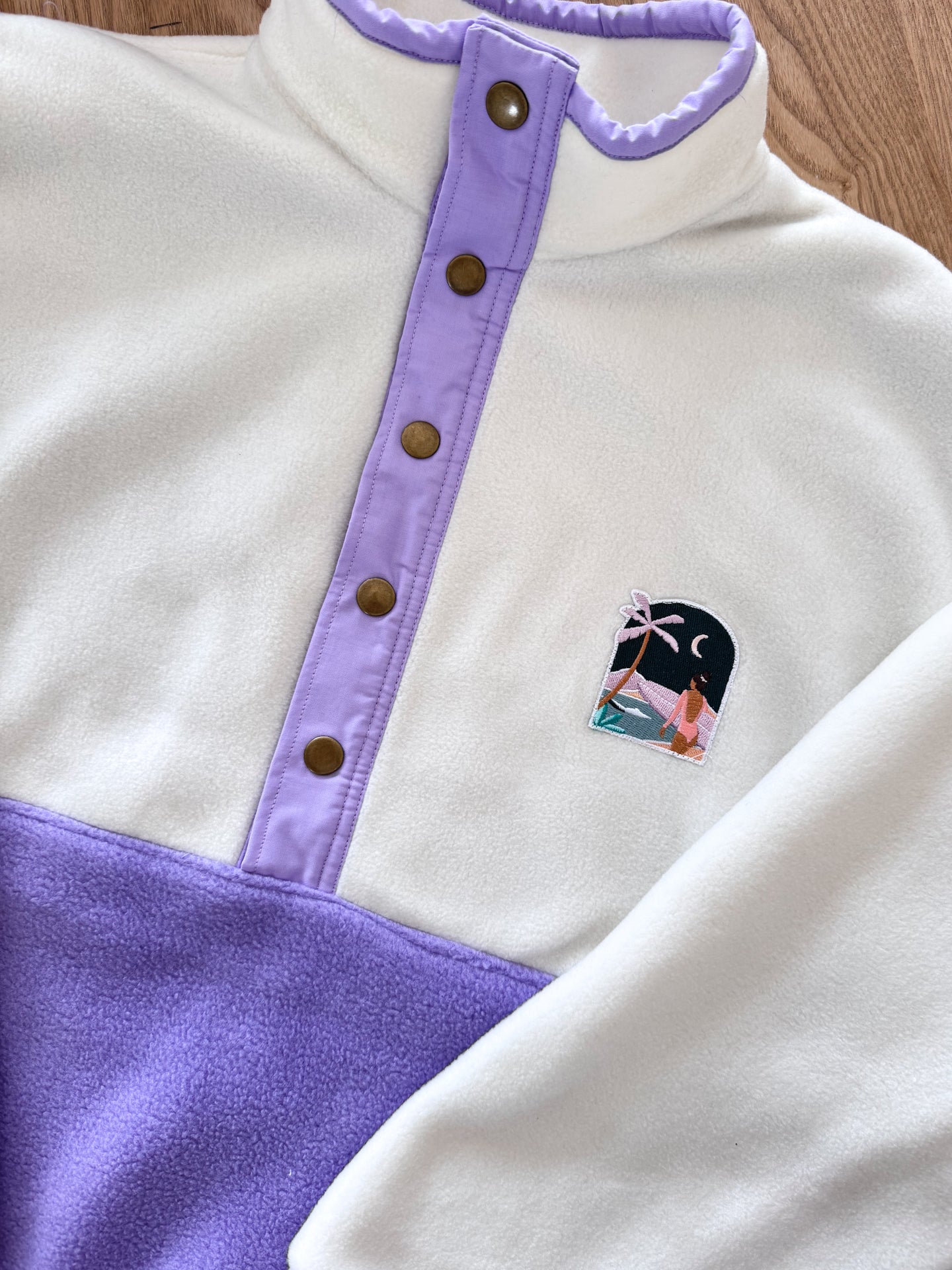 Veste écru et lila