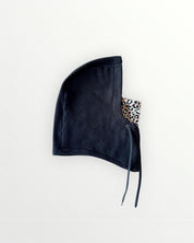 Capuche noir et léopard