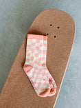 Load image into Gallery viewer, Chaussettes Les Rideuses Coral checker
