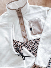 Polaire fluffly écru et léopard marron - Édition limitée.