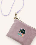 Load image into Gallery viewer, Pochette sacoche en éponge lila avec corde amovible
