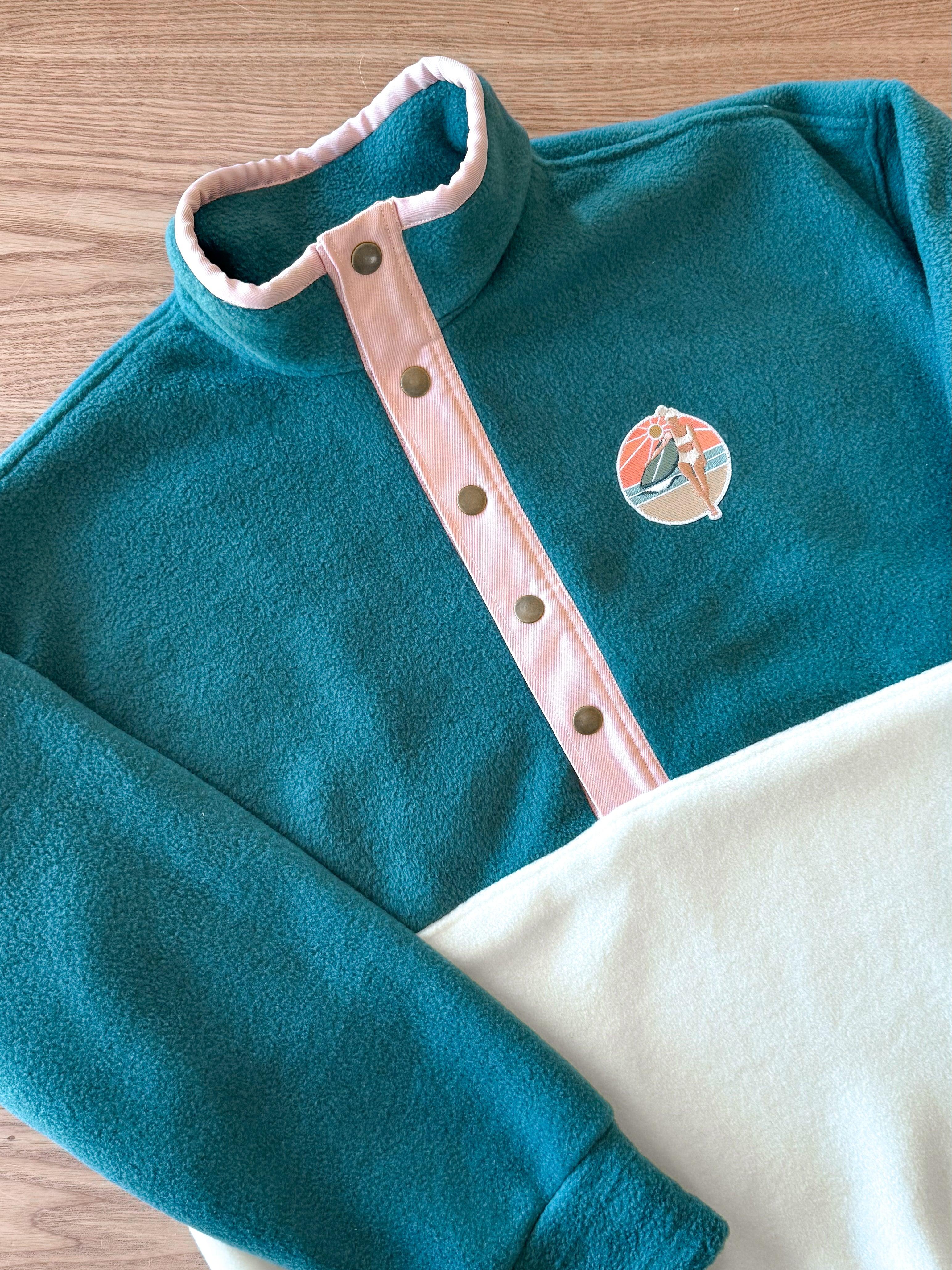 Veste polaire vert forêt, écru et rose pâle