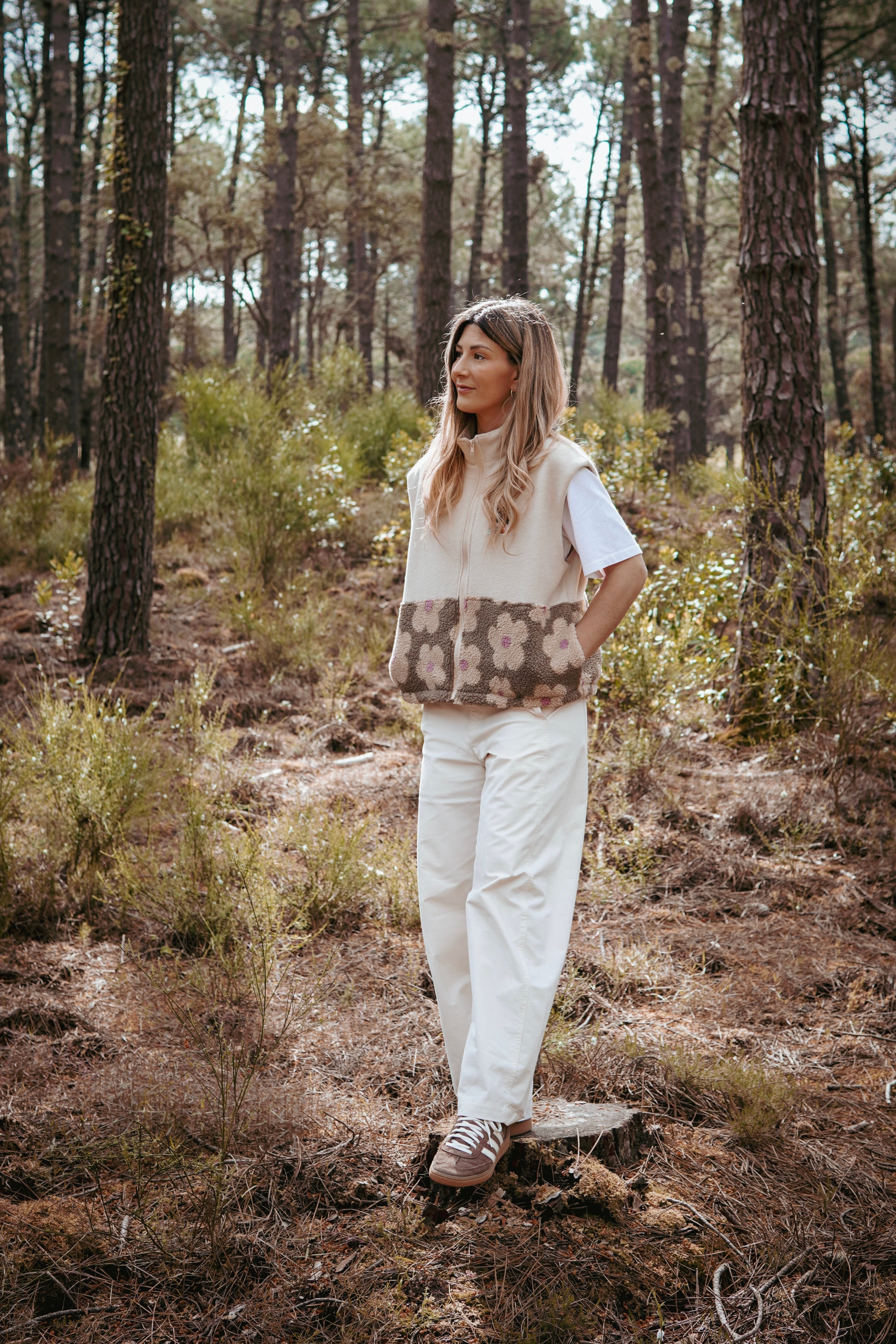 Veste polaire sherpa sans manche fleurs beige