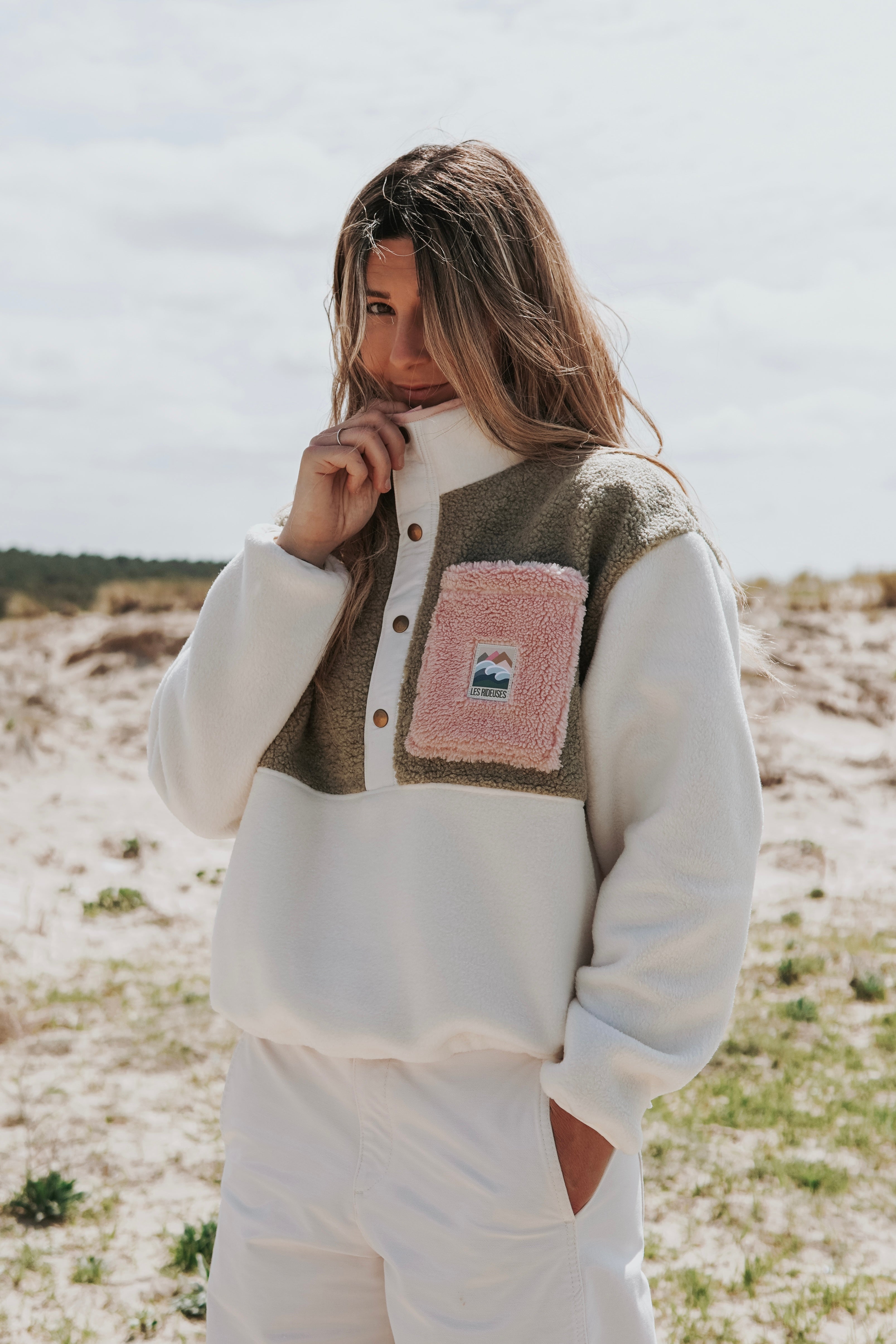 Veste polaire sherpa kaki clair/écru et rose