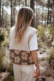 Veste polaire sherpa sans manche fleurs beige