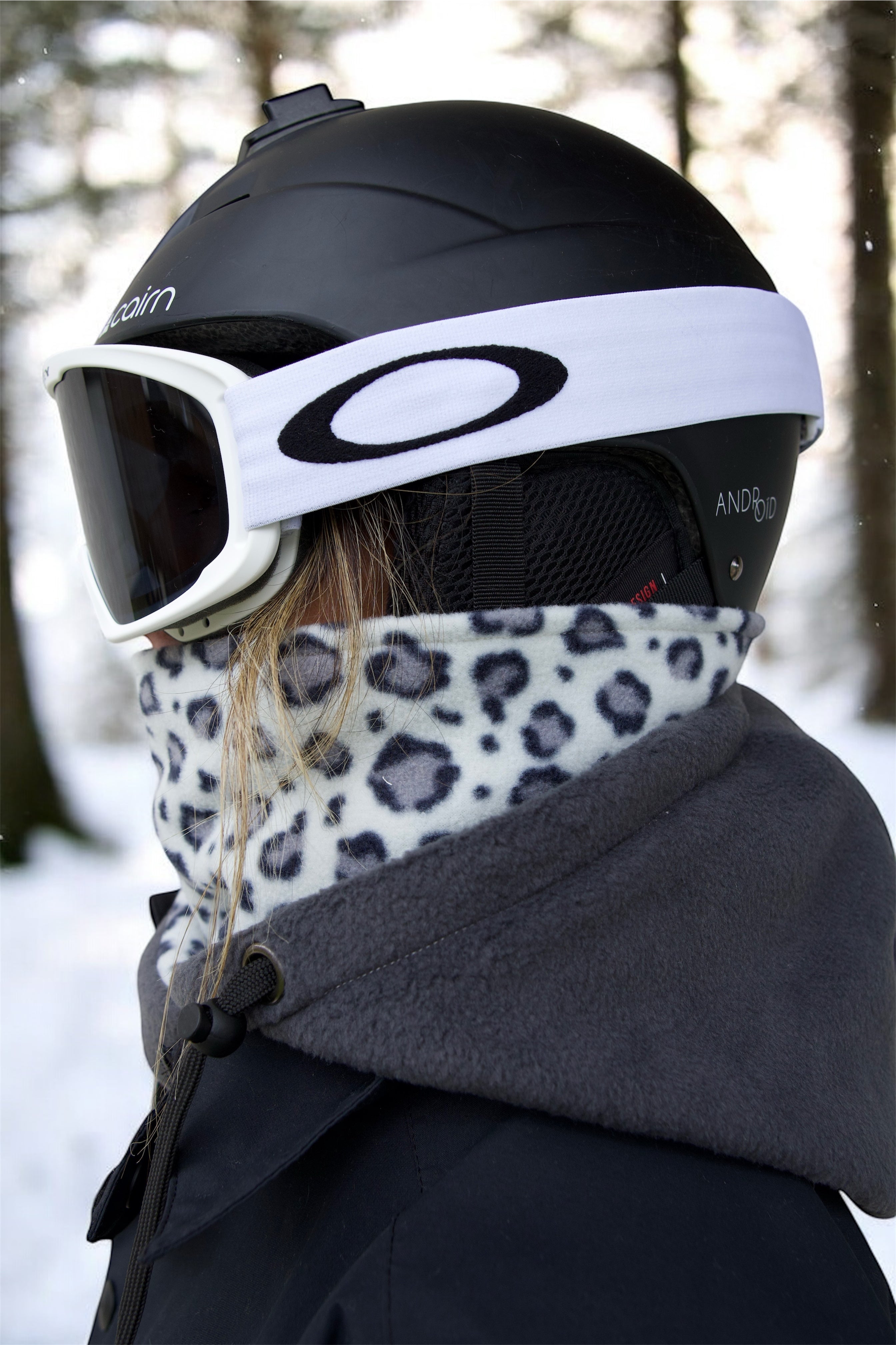 Capuche thermique doublée avec cache-cou intégré anthracite et Léo gris