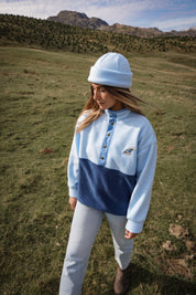 Veste polaire bleu ciel et bleu foncé