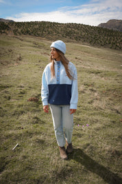 Veste polaire bleu ciel et bleu foncé