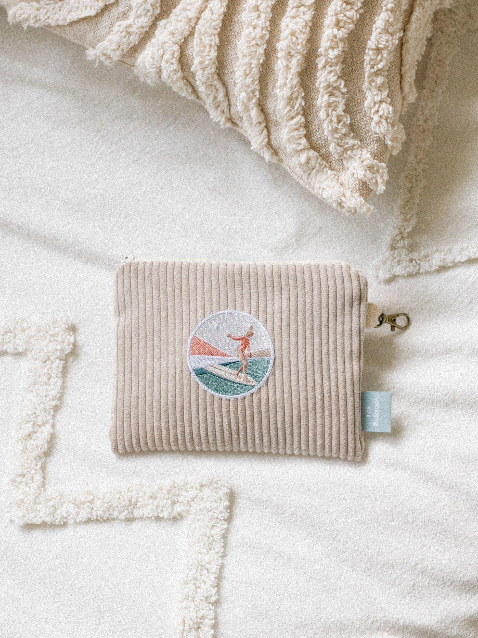 Pochette en velours côtelé beige