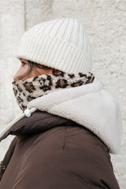 Capuche thermique doublée avec cache-cou intégré beige et Léo