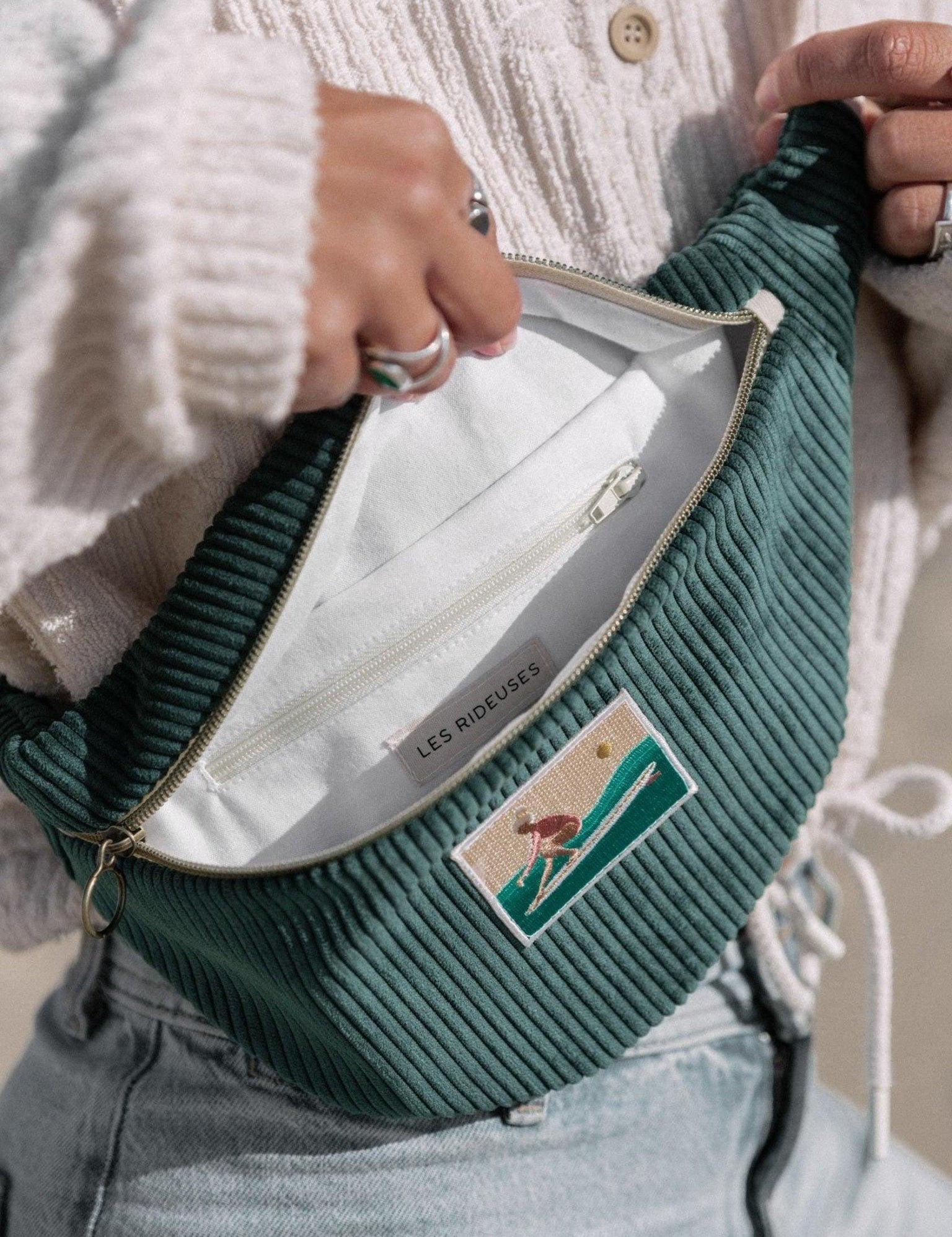  Busy chasing wave blonde - Les Rideuses