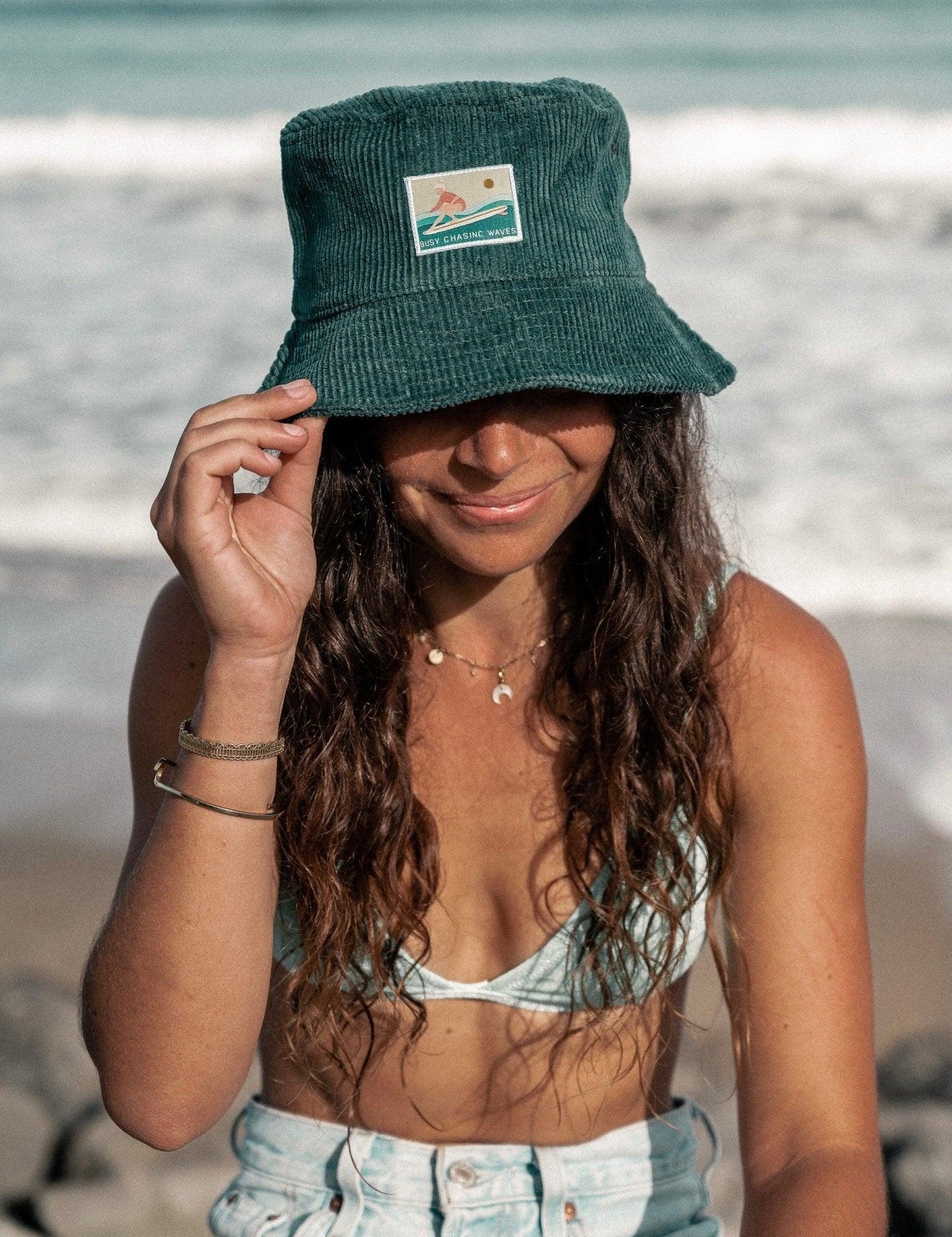Bob en velours côtelé vert Busy chasing waves - Les Rideuses