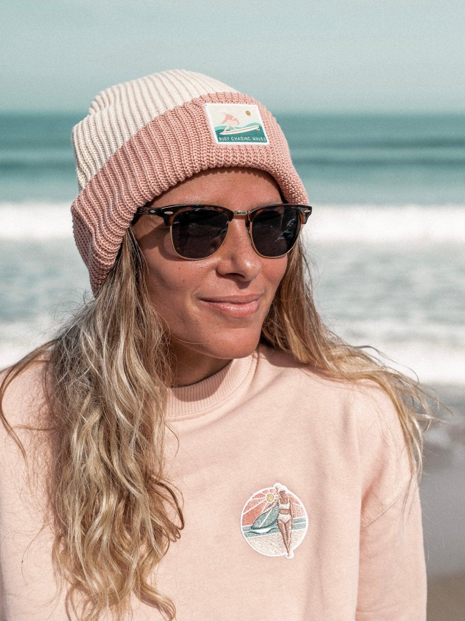 Bonnet Écru &amp; rose en coton bio Busy chasing waves - Les Rideuses