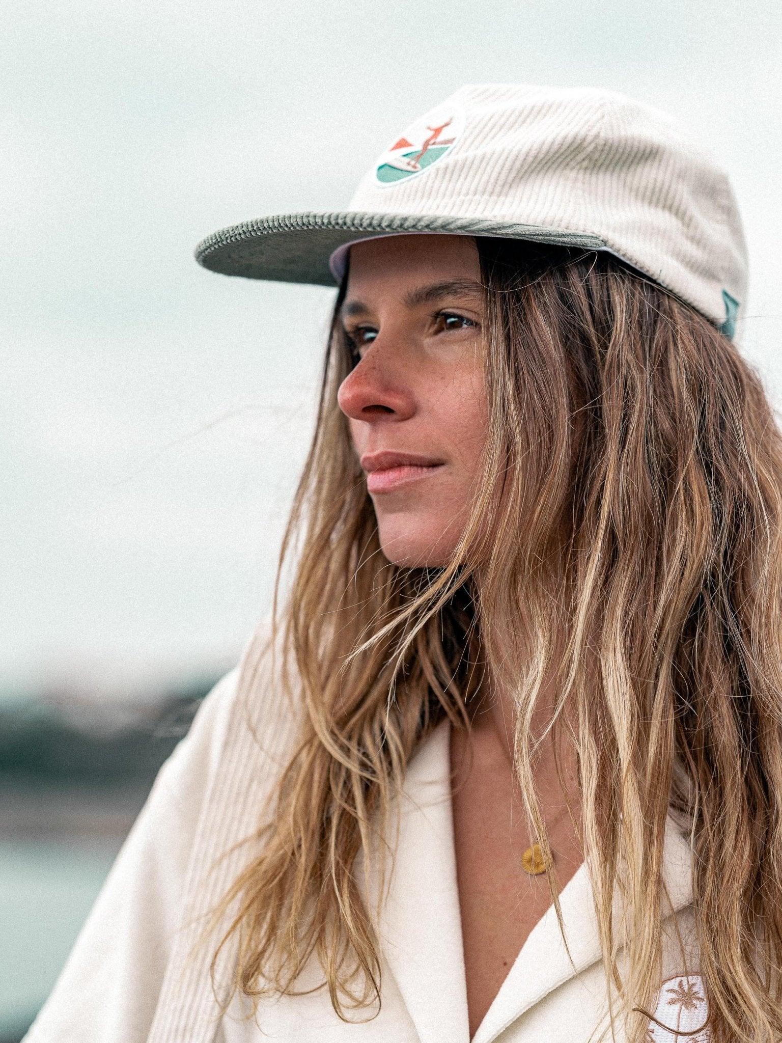 Casquette en velours bicolore verte/écrue Free surfing - Les Rideuses