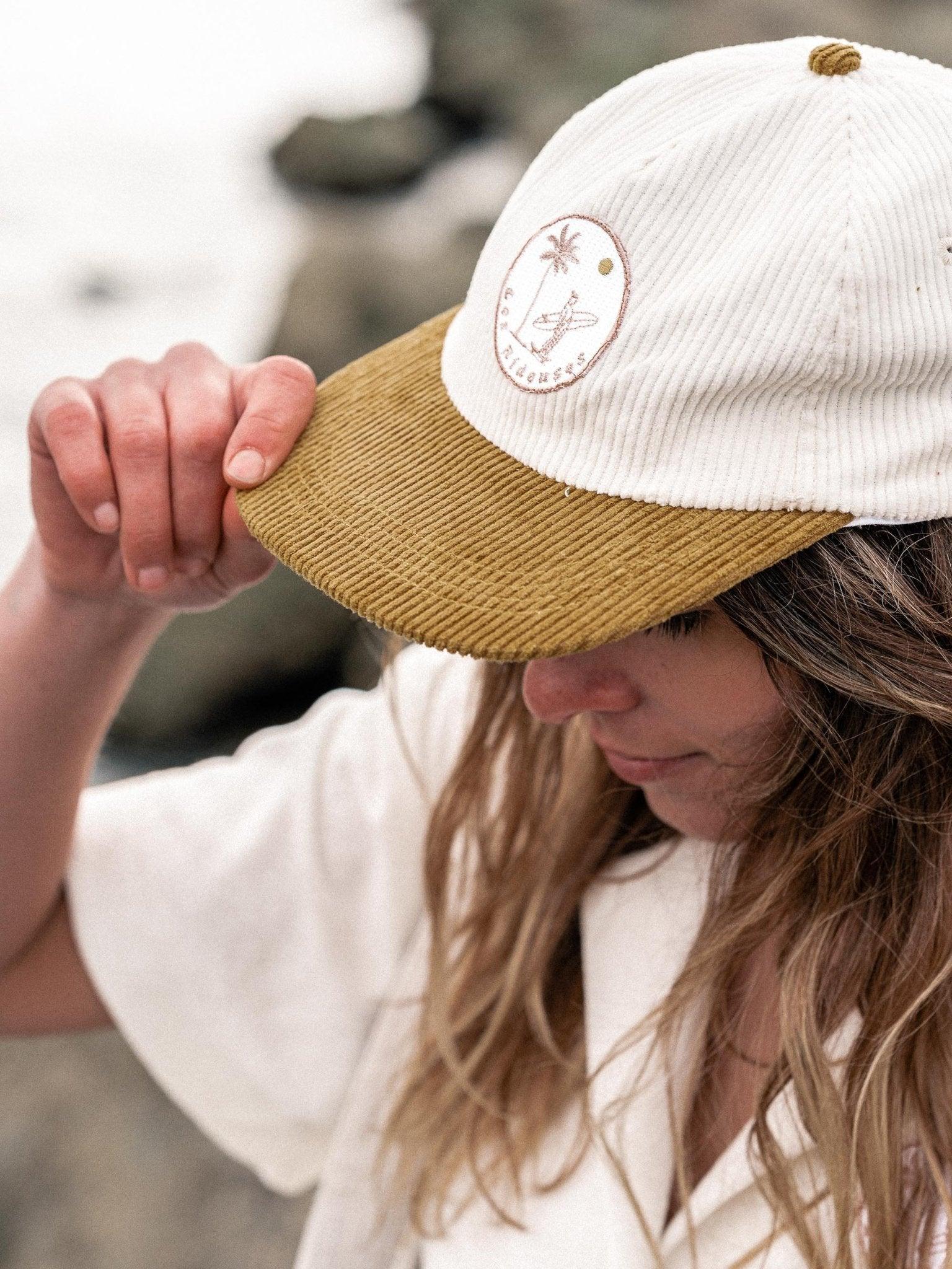 Casquette en velours bicolore vieux camel/écrue Let’s go surfing - Les Rideuses