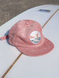 Load image into Gallery viewer, Casquette en velours Free Surfing - Les Rideuses
