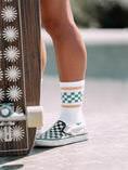 Load image into Gallery viewer, Chaussettes Vintage Checker - Les Rideuses
