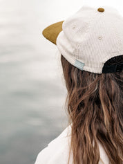 Casquette en velours bicolore vieux camel/écrue Let’s go surfing