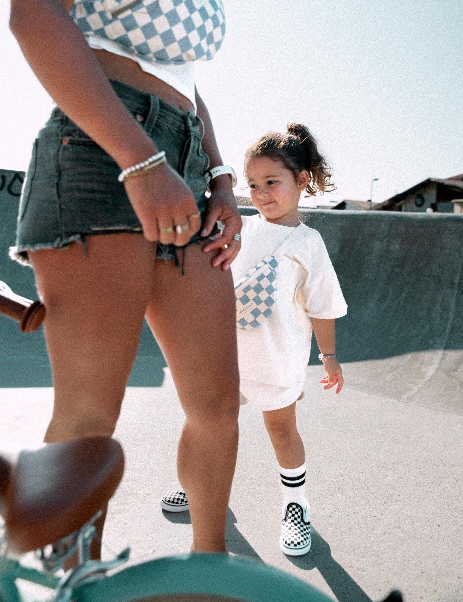 Mini banane enfant damier ciel & écru - Les Rideuses