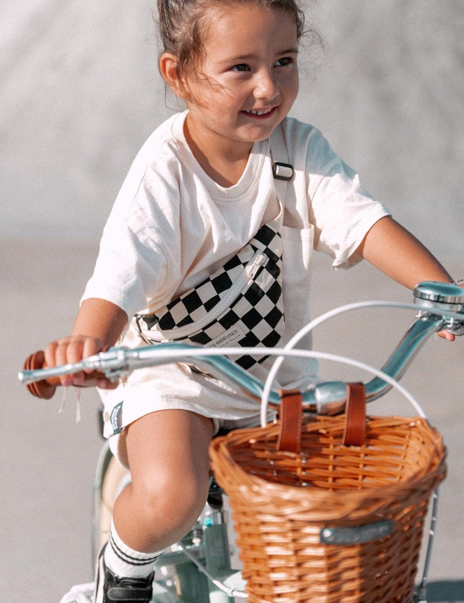 Mini banane enfant damier noir & écru - Les Rideuses