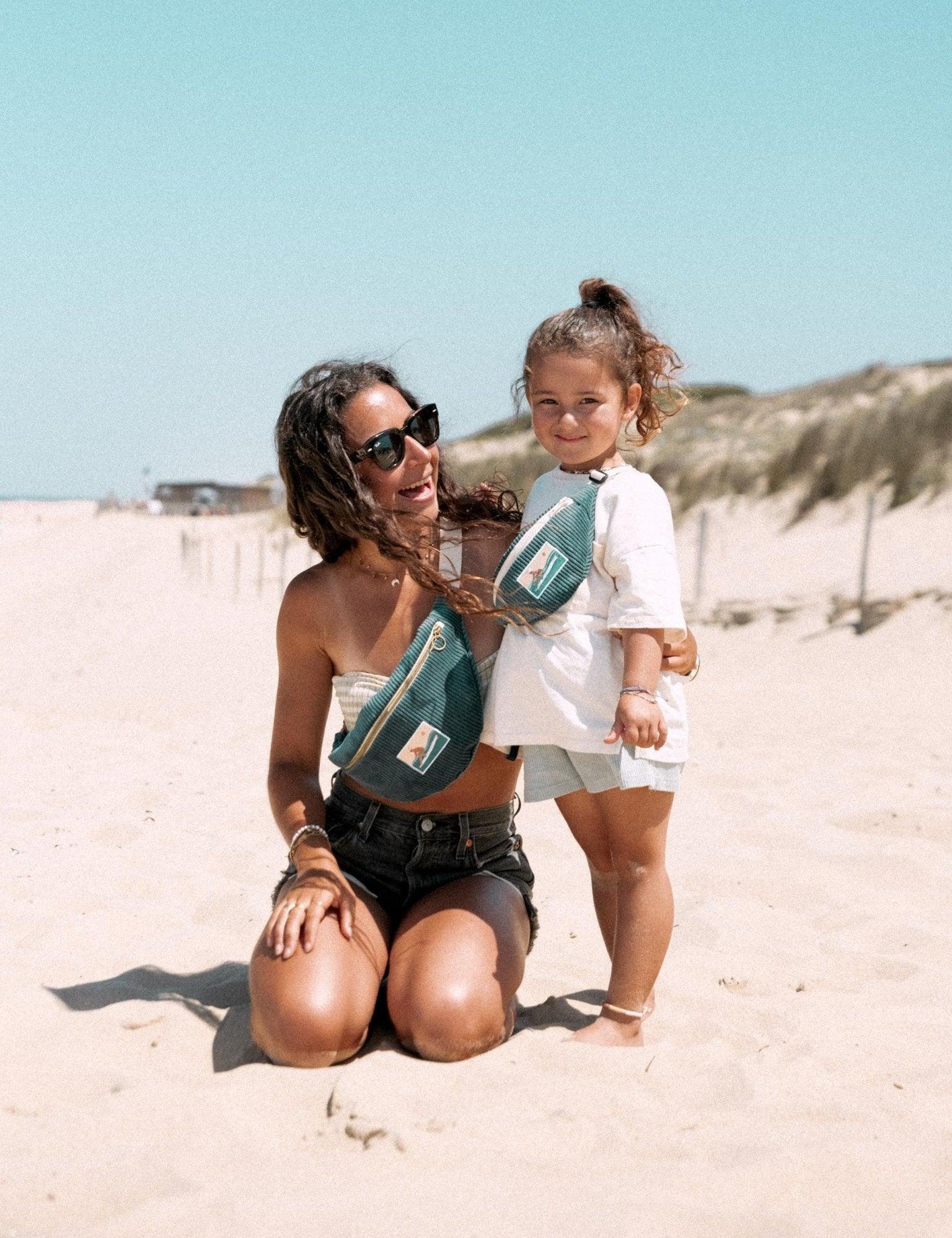  Busy chasing wave (blonde) - Les Rideuses