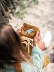 Pochette en velours côtelé jaune moutarde / Empty barrel - Les Rideuses