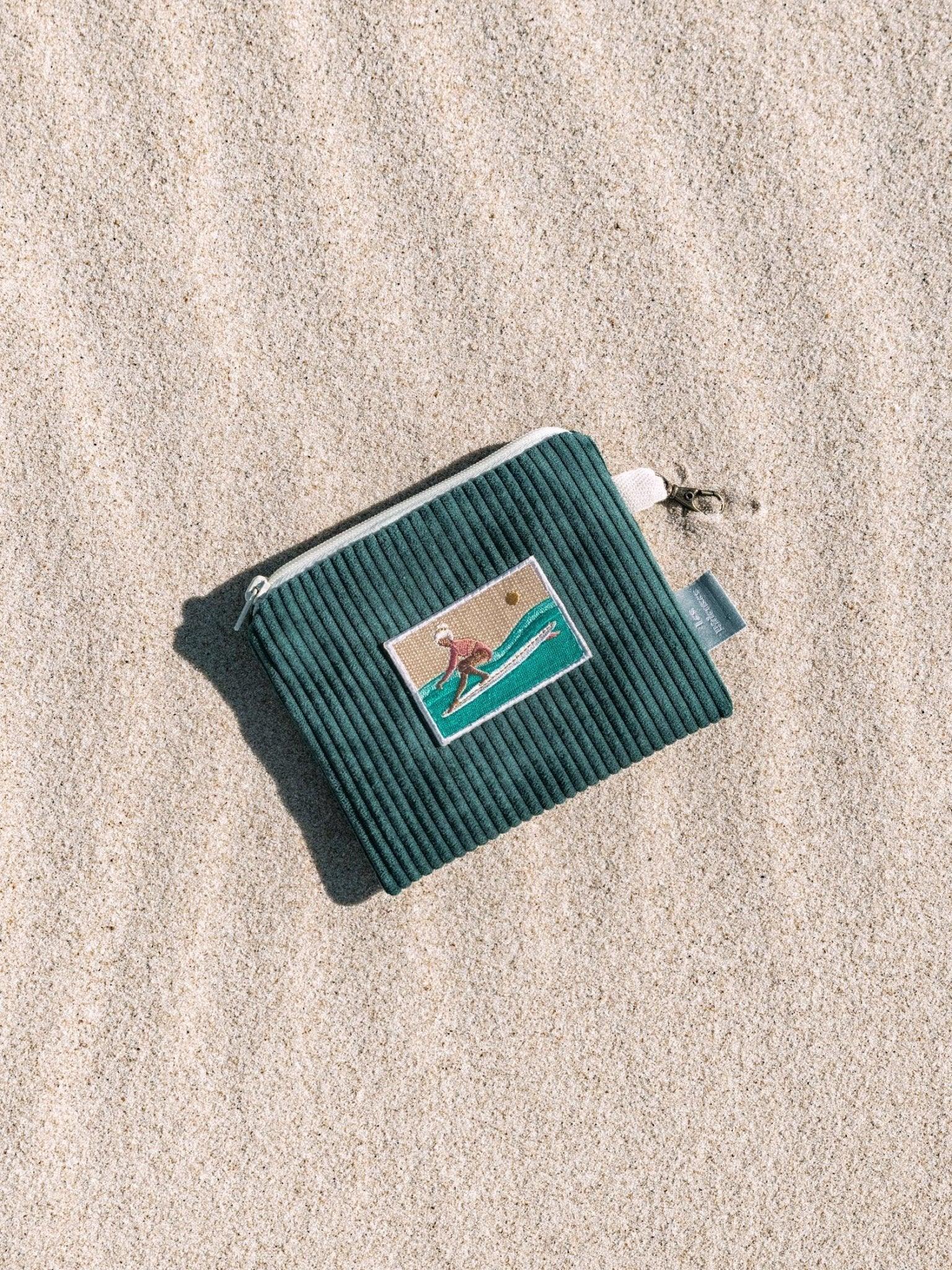  Busy chasing wave blonde - Les Rideuses